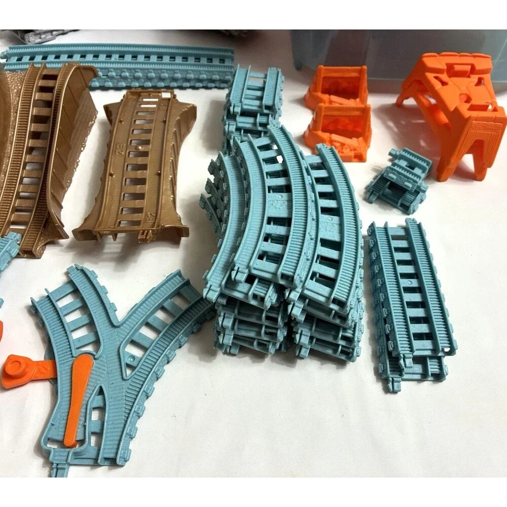 Thomas & Friends Track Master Railway Blue Mountain Track Bucket 2017 Train